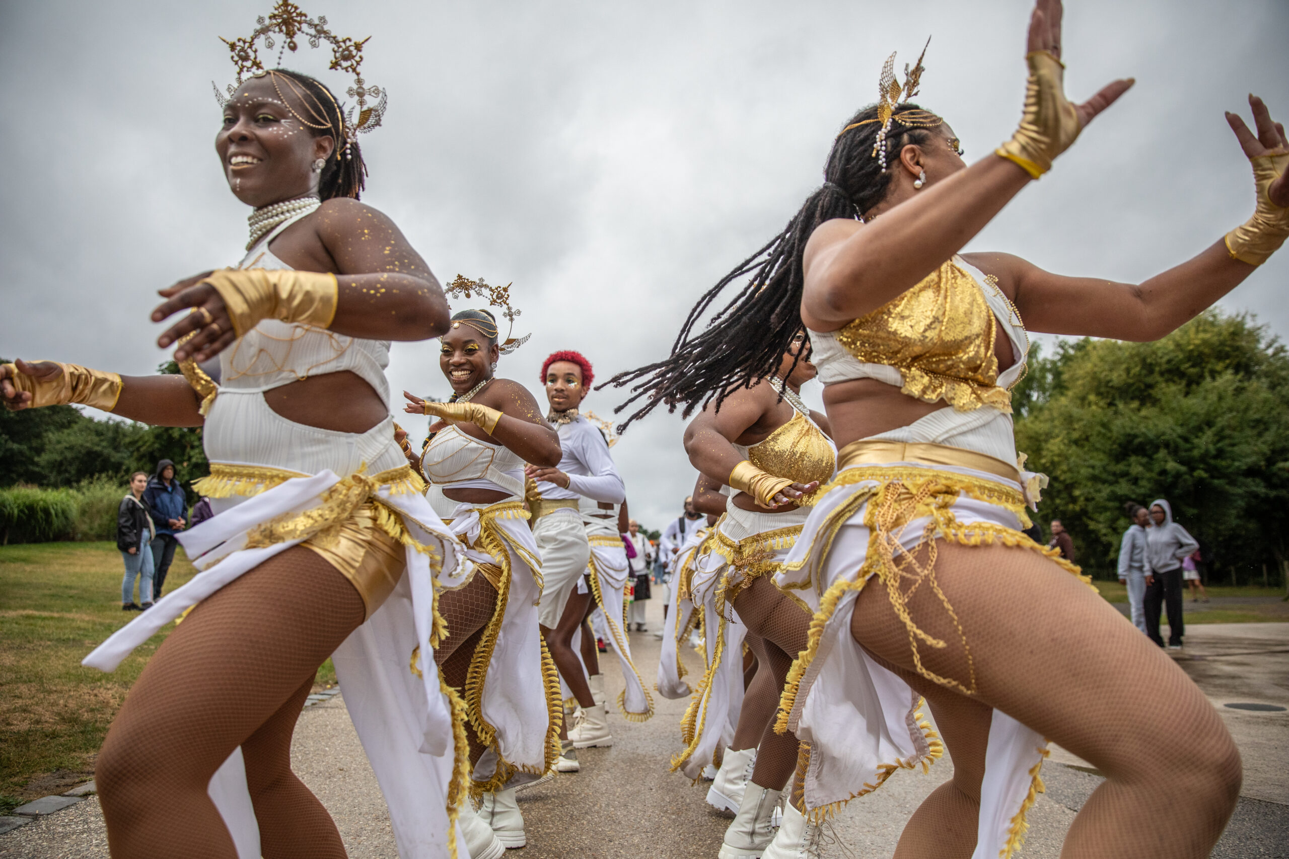 MULTITUDE | Grande Parade