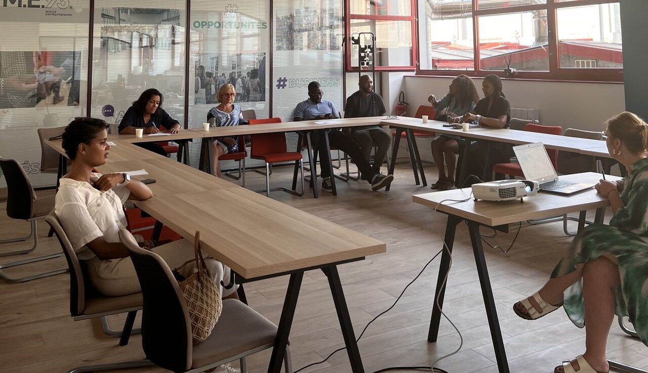 Reunion-de-travail-e1688980403217